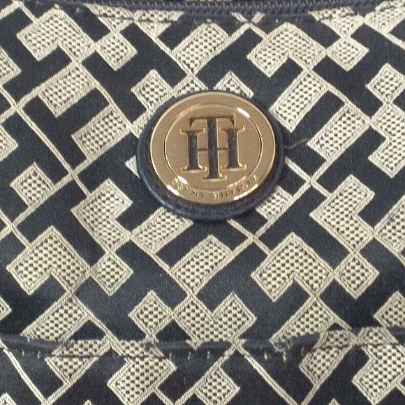 Tommy Hilfiger TH Logo Taupe Satchel Hand Bag Preowned - Used - Picture 2 of 5